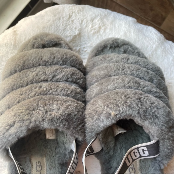 SOLD / Ugg Fluff Yeah Slippers - Picture 8 of 8